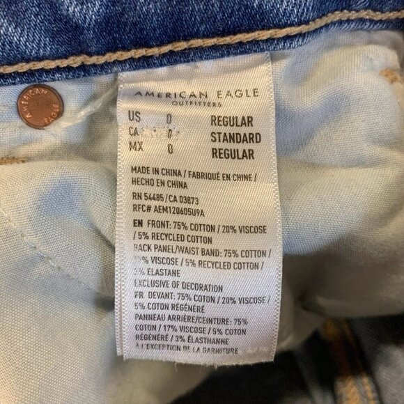American Eagle Women's Strigid Ripped Distressed Mom Jean in Blown Out Blue SZ 0 - Picture 9 of 15